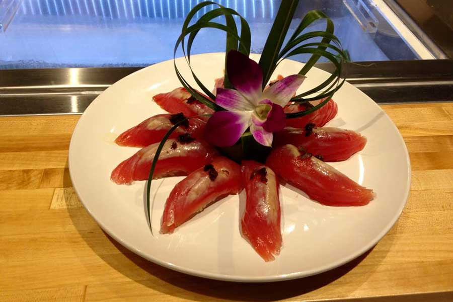 Sushi presentation